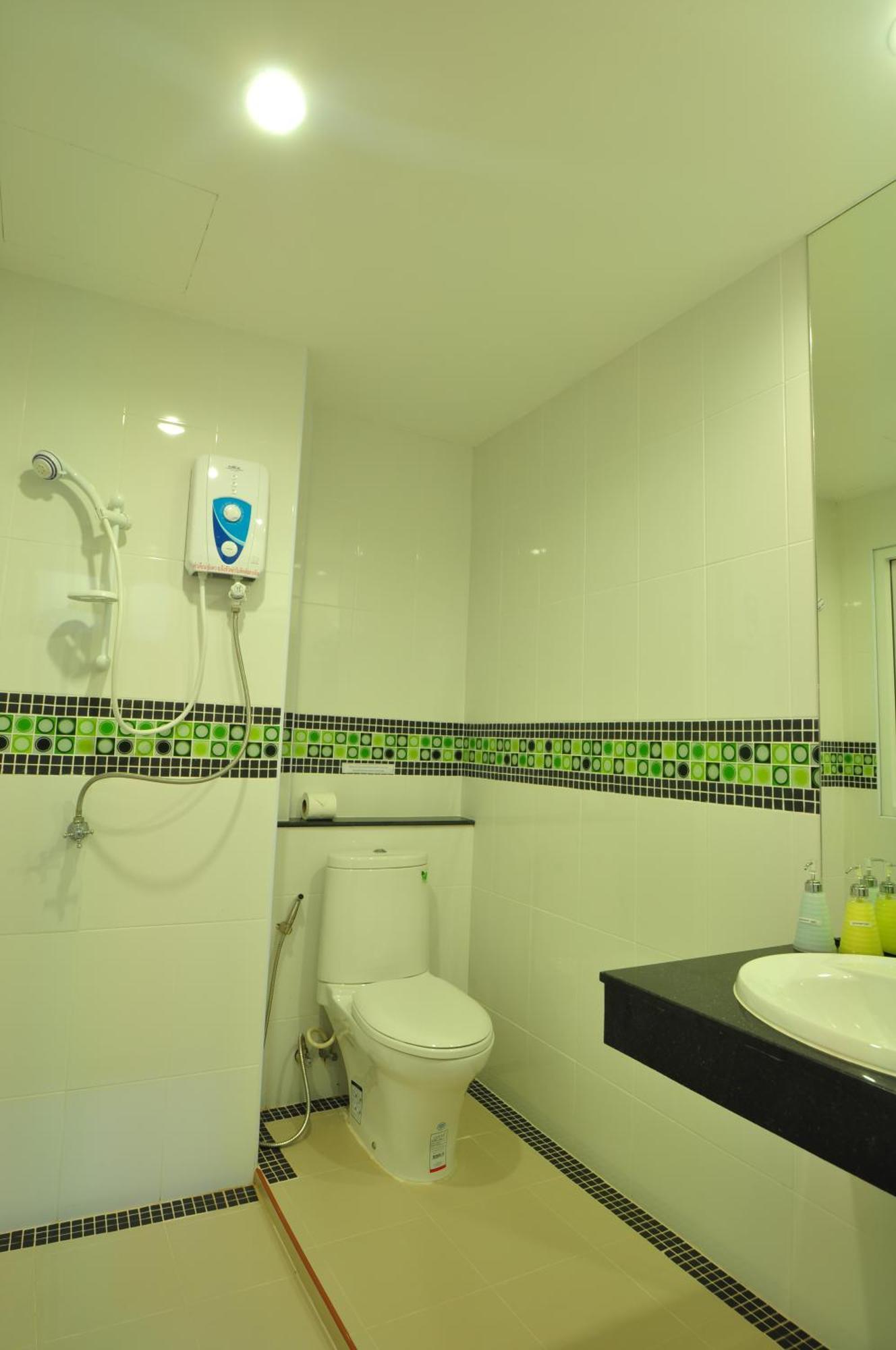 Green Harbor Hotel & Service Apartment Patong Εξωτερικό φωτογραφία