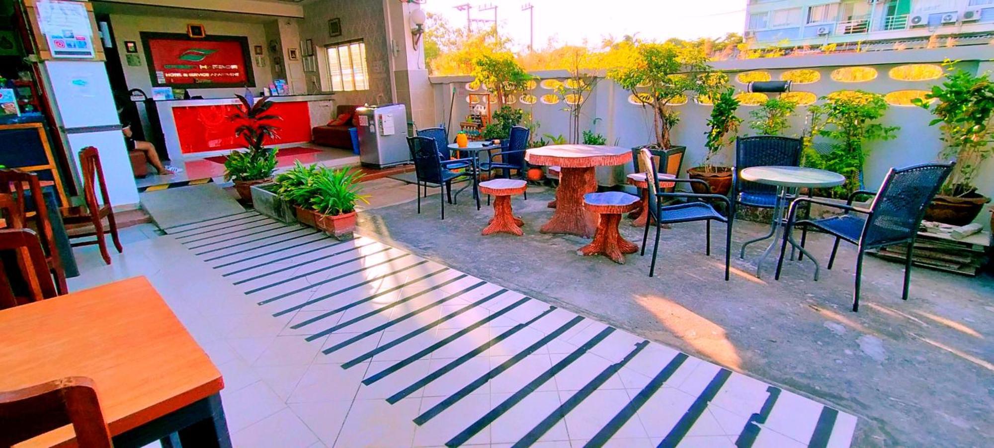 Green Harbor Hotel & Service Apartment Patong Εξωτερικό φωτογραφία